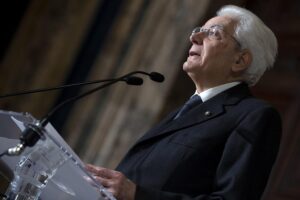 «Pensione sulla prepagata maltese». L’indagine sul fratello di Mattarella