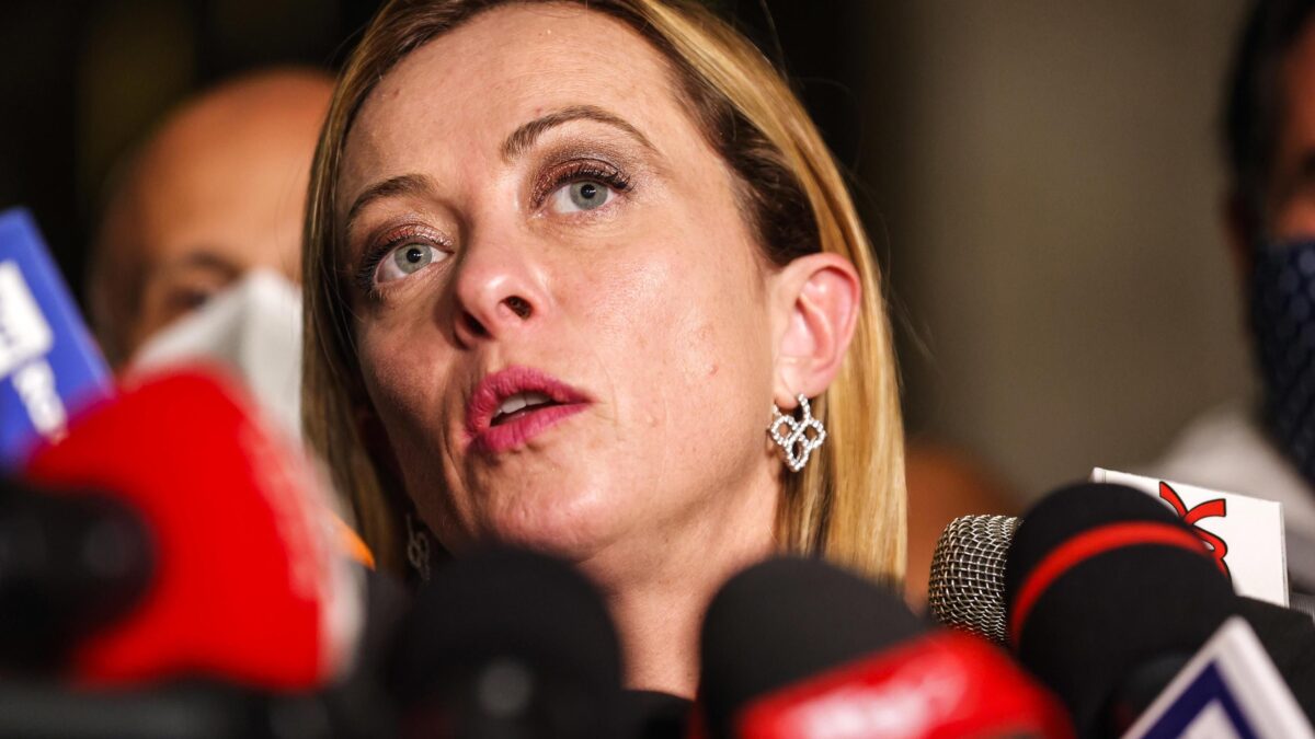 Fi si squaglia, il centrodestra va a sbattere. Ora si cerca l’intesa: «Presidente donna»