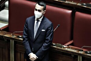 Se lo subisce, a Di Maio il «vaffa» non piace