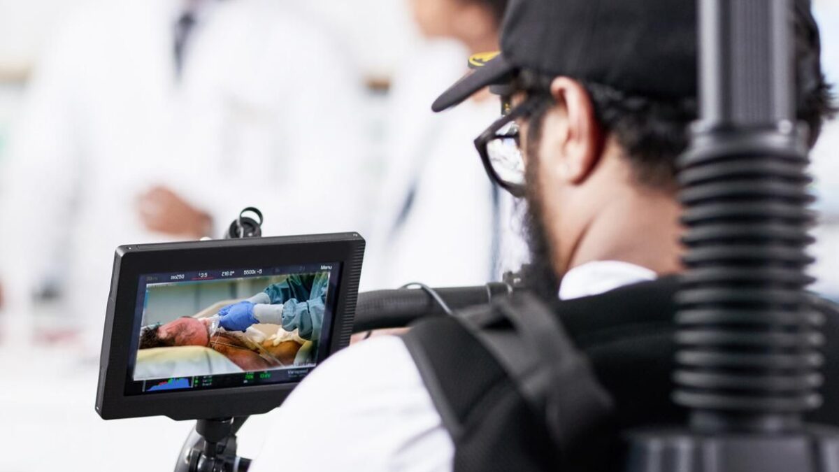Le tv entrano in corsia, i parenti no