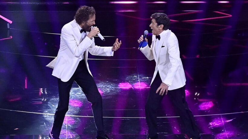 Sanremo 2022. Nella notte delle cover la sorpresa porta il nome di Jovanotti