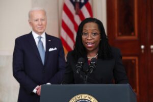 Corte Suprema: perché la nomina di Ketanji Brown Jackson è un rischio per Biden