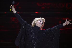 Sanremo 2022: la prima standing ovation di questa edizione è per l’Aquila di Ligonchio