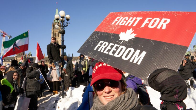 Oltre 100 camionisti arrestati in Canada. Morsa per soffocare il diritto al dissenso