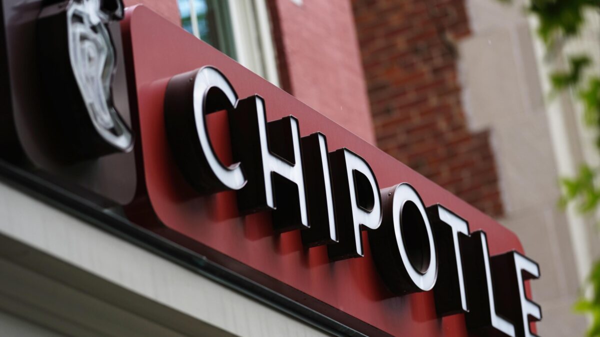 Chipotle corre e guida la galoppata dei fast food