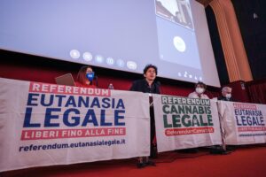 La «morte assistita» in Aula. Prove di trincea bipartisan contro l’eutanasia selvaggia