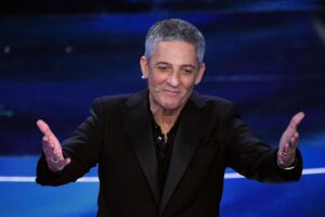 Fiorello continua a dar lezioni a tutti: due ore di piacere senza fare politica