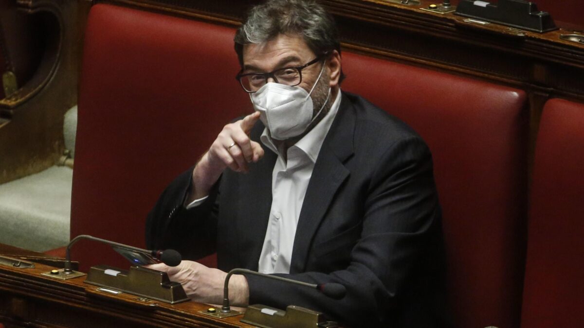 L’Ue cambia ancora. Le auto con la spina non sono più verdi