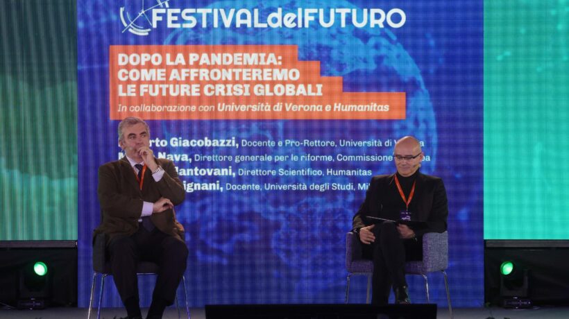 La virostar che salta tra pubblico e privato