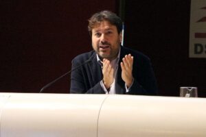 Il poco magnifico rettore a Siena è pronto a sfregiare di nuovo  il ricordo delle foibe