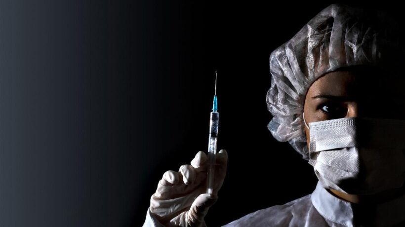 La caccia al non vaccinato ha creato solitudine, disperazione e isolamento