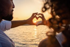 La capacità di gestire il denaro è una delle caratteristiche più attraenti per chi cerca l’amore