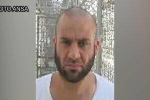 Il leader dell’Isis si fa saltare in aria per sfuggire al blitz degli Usa in Siria