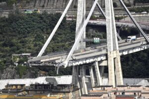 La zavorra invisibile che ha piegato il ponte