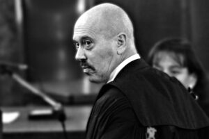L’ex procuratore Greco fuori dai guai. Ma il Csm «indaga» sui processi Eni