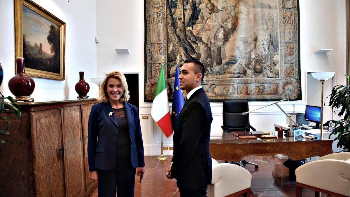 Il capo degli 007 entra nella lite tra grillini
