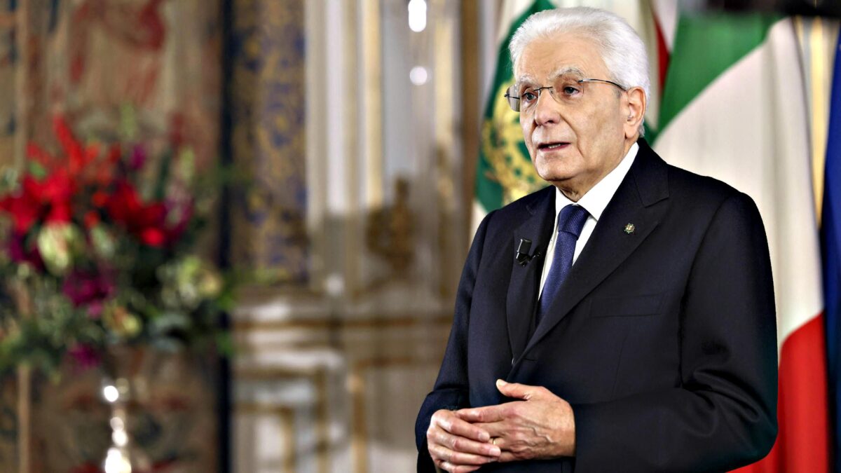 Almeno tre anomalie nel bis al Quirinale. Oggi Mattarella dica quando si dimetterà