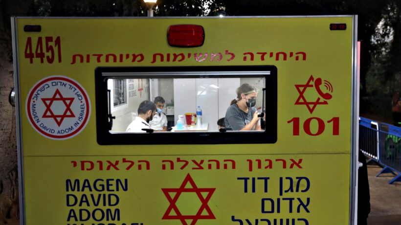 Israele, nonostante la quarta dose contagi e decessi sono da record
