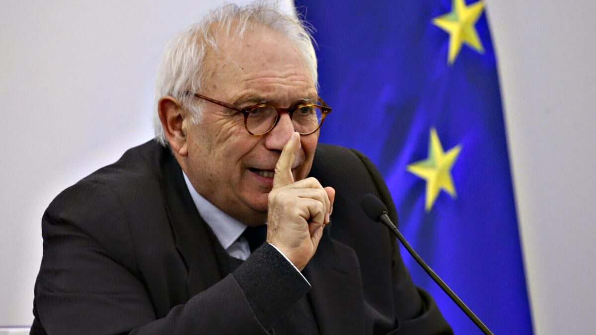 Bianchi rivendica il ricatto sui bimbi. Contrari la Lega e il M5s (in ritardo)