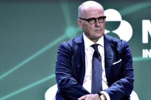 «A gennaio 300.000 casi al giorno». Ricciardi canna l’ennesima profezia