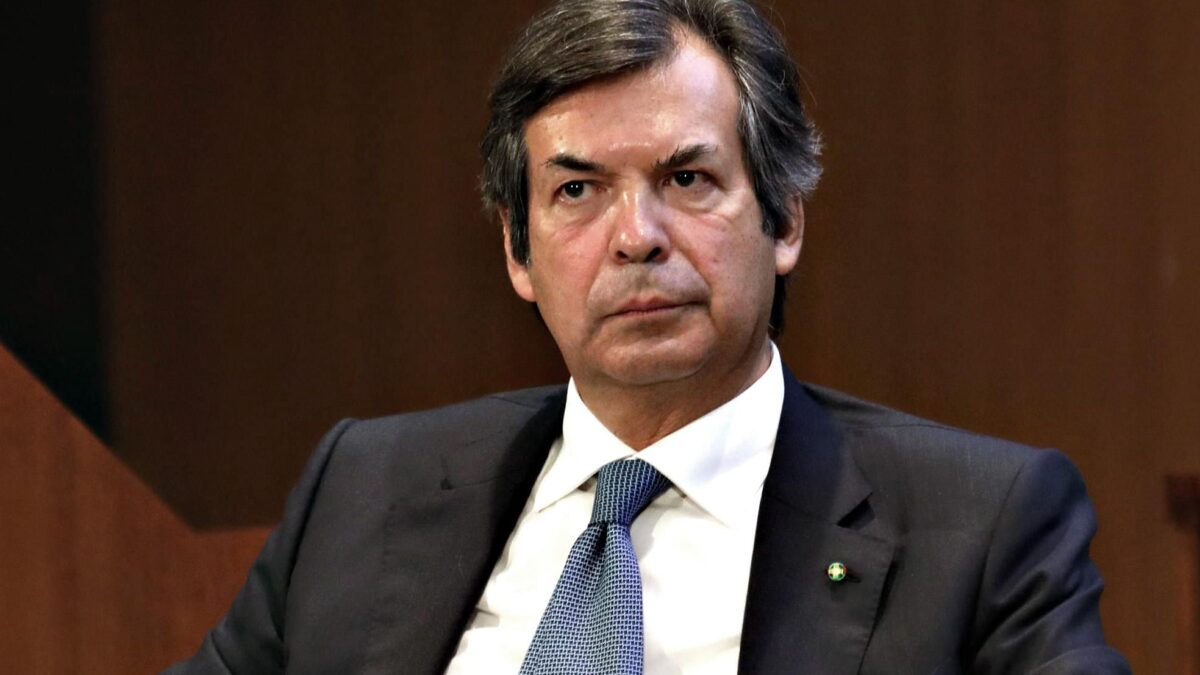 Il piano di Intesa: nuovo istituto digitale e 22 miliardi di dividendi in 5 anni