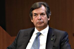Il piano di Intesa: nuovo istituto digitale e 22 miliardi di dividendi in 5 anni