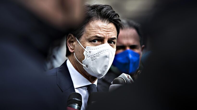 Conte decade ma si autoincorona leader