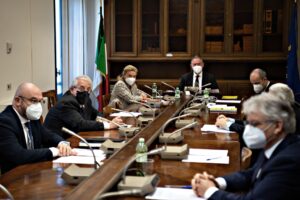 La relazione del Copasir: più attenzione all’intelligence e agli scenari di crisi