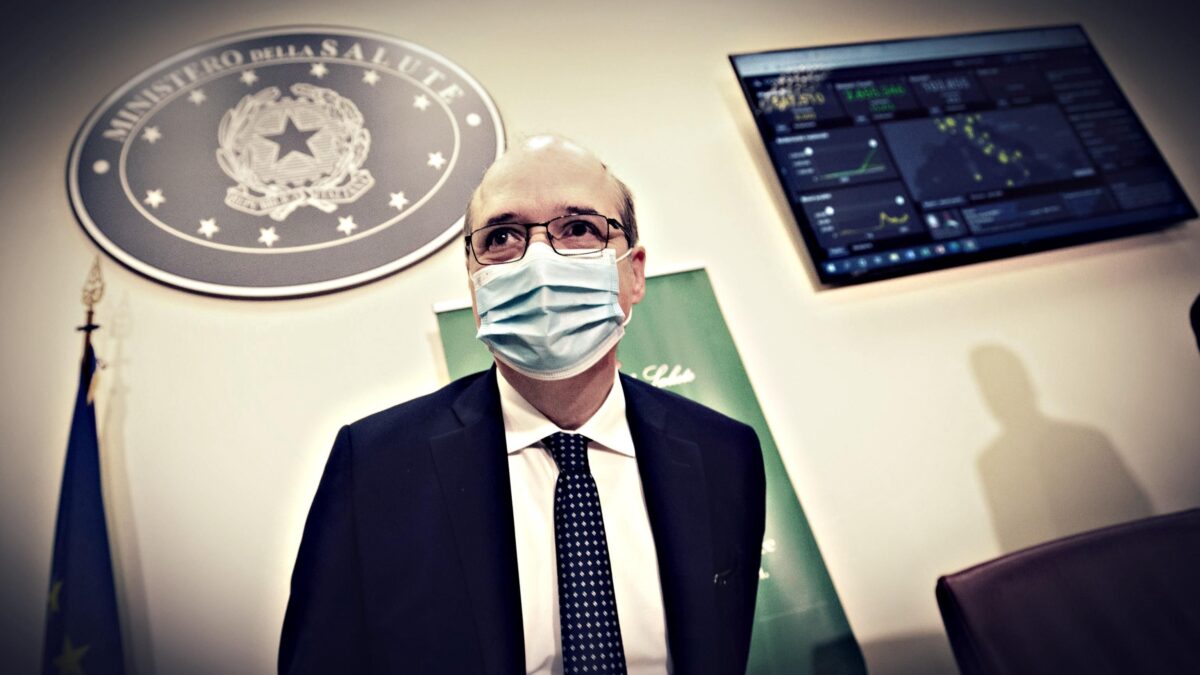 Effetti avversi dei vaccini: l’ente europeo smentisce Aifa