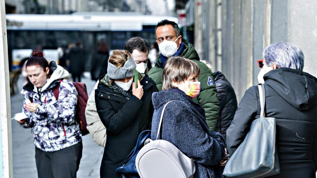 I rispettosi, gli spaventati e i migliori: ecco il popolo della mascherina a oltranza