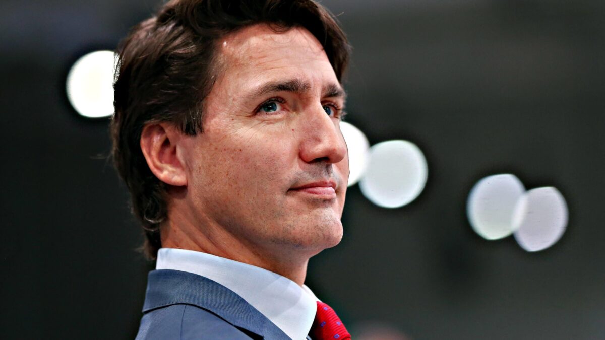 Trudeau minaccia i manifestanti. «Via lavoro e libertà di viaggiare»