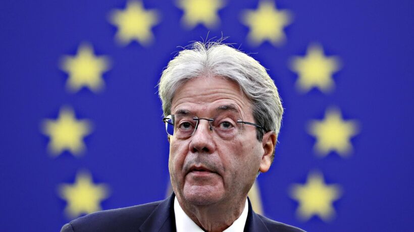Gentiloni sconfessa la sinistra: «Inutile l’obbligo vaccinale»