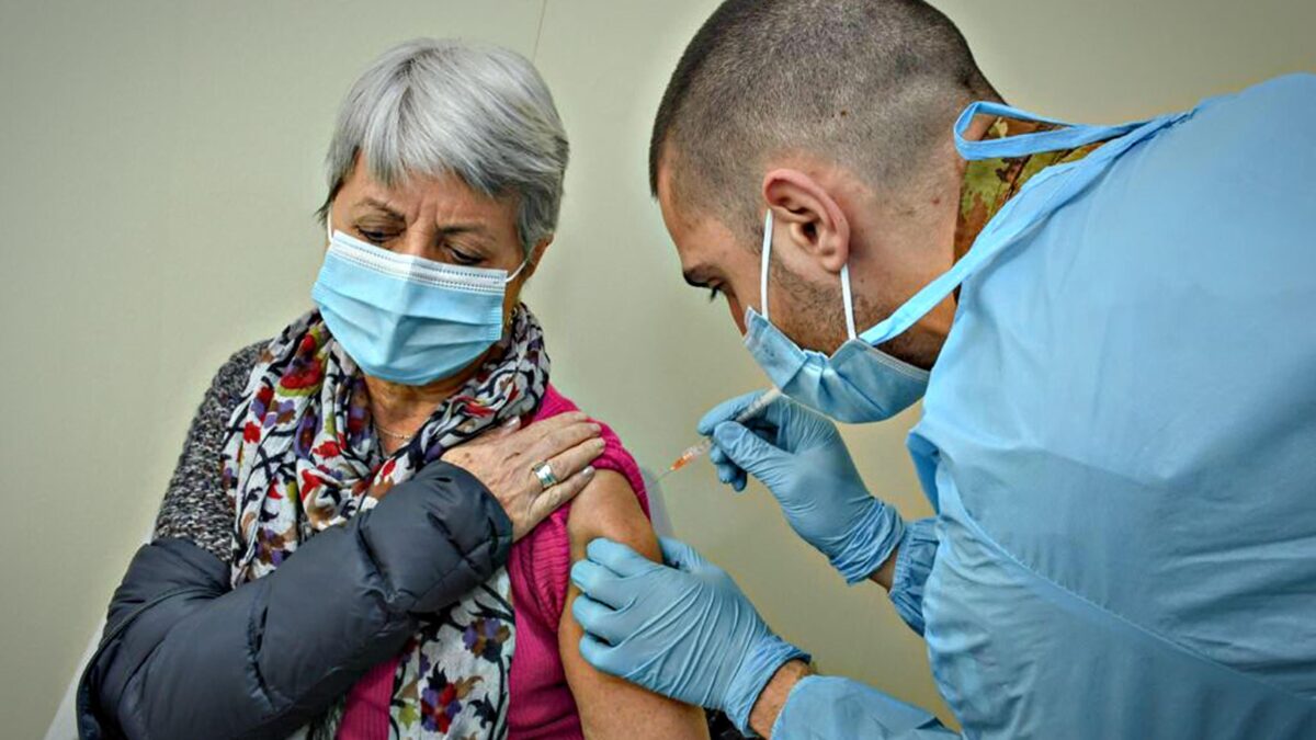 Tutte le assurdità della tagliola per over 50