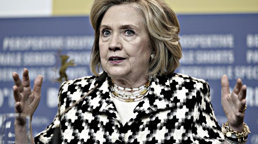 La firma di Hillary sul Russiagate