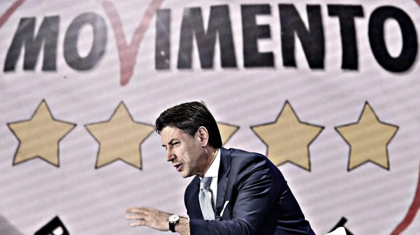 Il green pass spacca il M5s. Tensione tra Conte e la fronda che vuole abolirlo