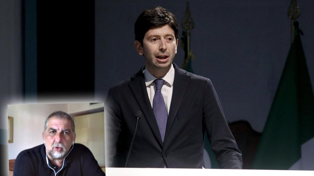 Il medico sbirro innamorato della mascherina