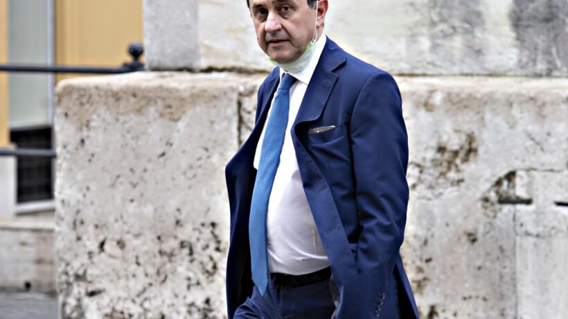 «Emendamento a favore della Bat». Strali ex M5s sul renziano Rosato
