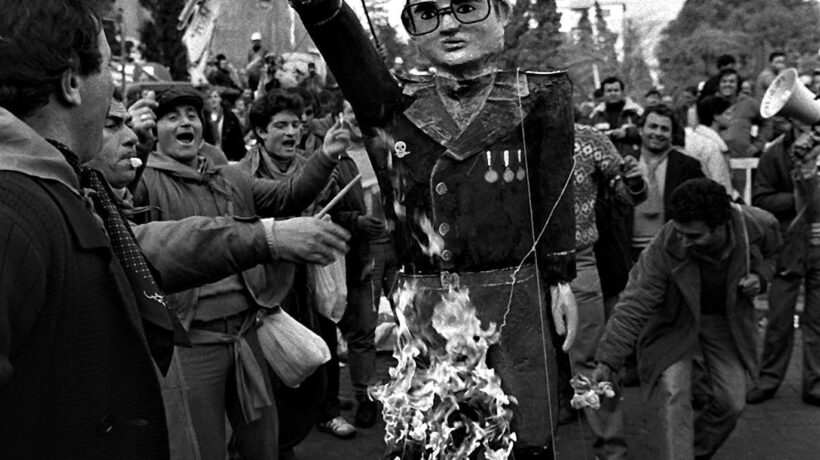 Anche dopo 30 anni la classe dirigente continua a impegnarsi per farsi odiare