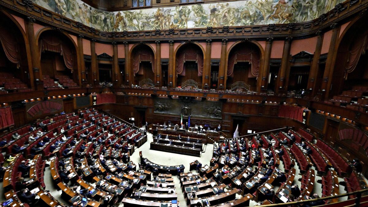 Per schivare i blitz sul green pass Draghi s’aggrappa a un’altra fiducia
