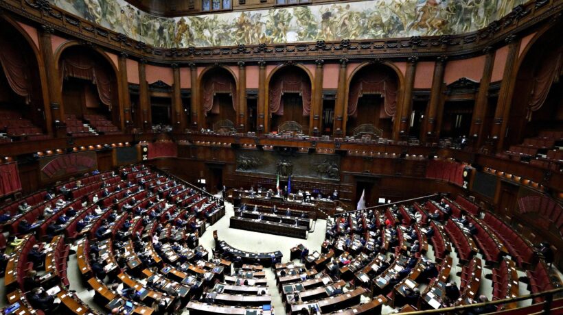 Per schivare i blitz sul green pass Draghi s’aggrappa a un’altra fiducia