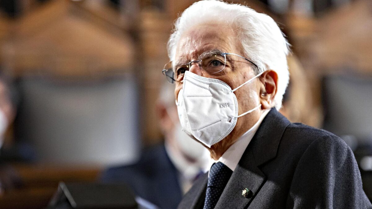 Mattarella dà le chiavi del consiglio della Difesa al Pd