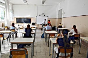 Gli invisibili: il grido di dolore dei prof costretti ad abbandonare gli alunni a metà anno