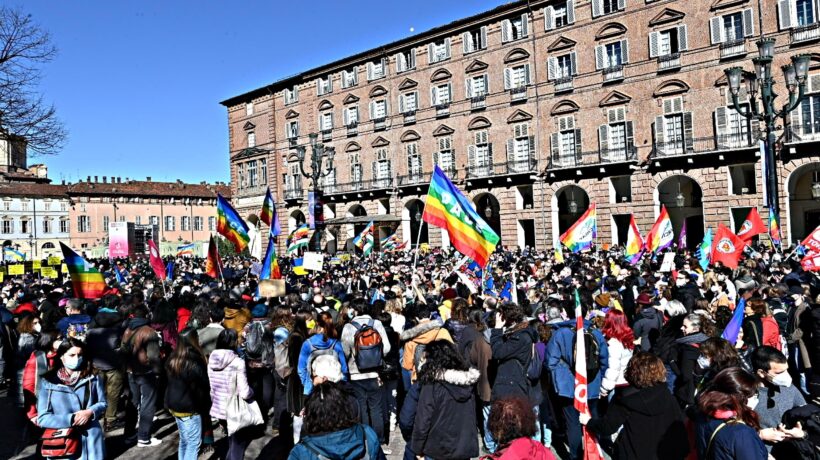 Il Pd vuole le «bombe democratiche» ma sulla Russia esplode la sinistra