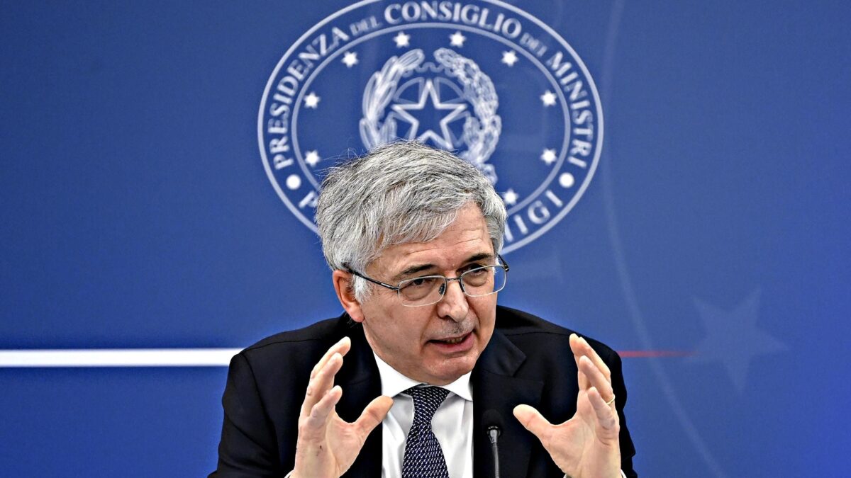 Missili, blindati, mitragliatrici. Il governo tira dritto sui rinforzi