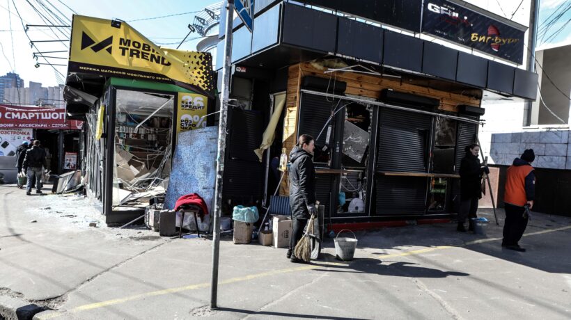 Gli scontri a fuoco sono nel cuore di Kiev. Cadono altri cronisti