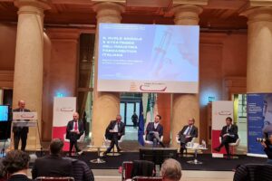 Costa: «Dobbiamo diventare autonomi nel settore farmaceutico, non solo nella produzione»