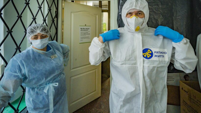 Corsie senza medici: al posto dei sospesi arruolano gli ucraini