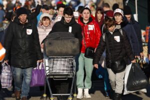 Profughi nelle mani delle coop che sfruttano gli immigrati