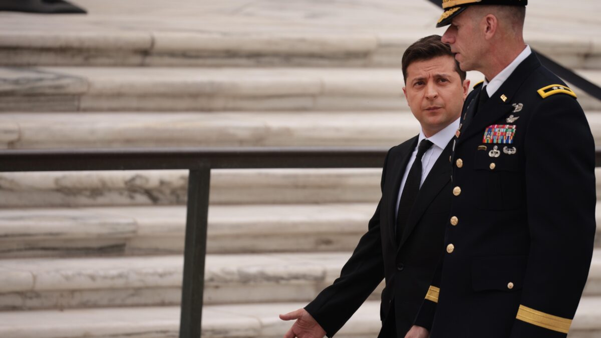 Dagli Usa soldi, armi e addestratori. Così Kiev tiene testa all’invasore