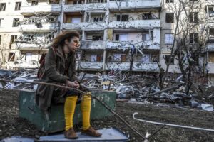 «Guerini un falco». «E Putin un animale». La caduta libera dell’ipocrisia italiana